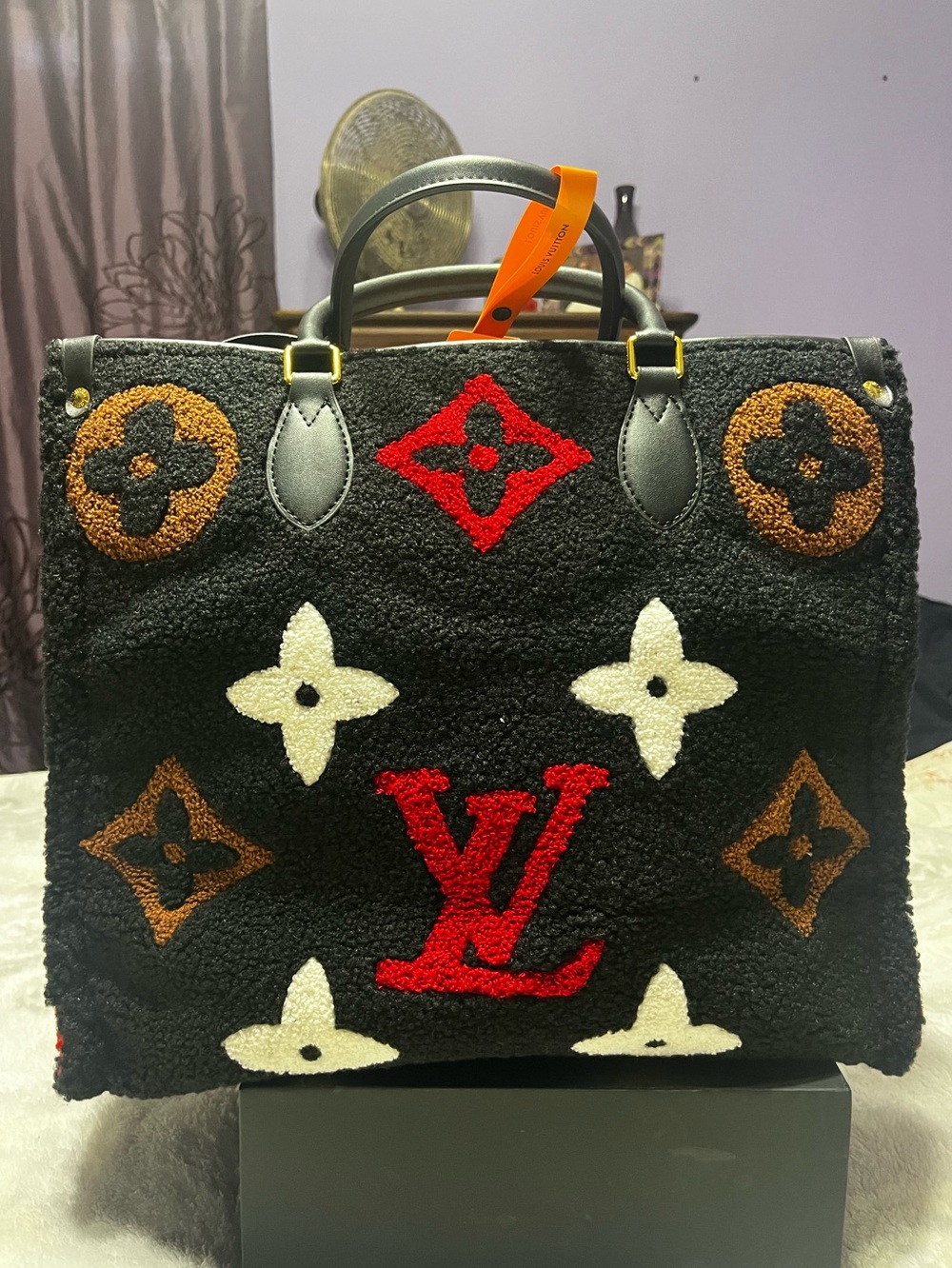 ❤️ Louis. Vuitton. GM On The Go Teddy Tote Black Red Plush Bag